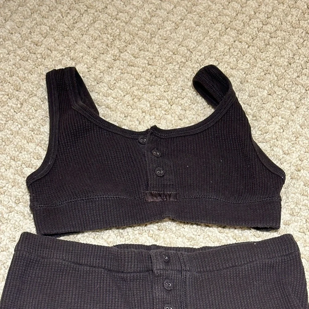 Skims Waffle Henley Shorts and Bra - Picture 2 of 4